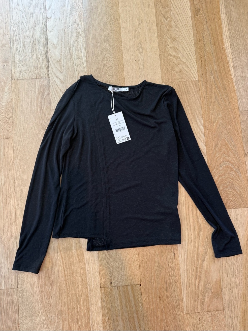 Na-KD Black Long-Sleeve Asymmetric Crewneck Top